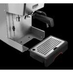 Gaggia Classic GT R - ממוקמת על משטח עבודה במטבח, מוכנה לשימוש