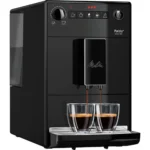 מכונת אספרסו Melitta Purista Series 300 שחורה בסביבת מטבח מודרני