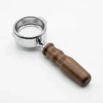 ידית בוטומלס ללא תחתית למכונת קפה 58 מ"מ - מבט מלא על המוצר, אידיאלי לחליטה מקצועית ובקרת מיצוי האספרסו