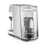 מבט אחורי על מכונת אספרסו Sage Bambino Plus SES500 שמראה את מיכל המים ואת גב המכונה