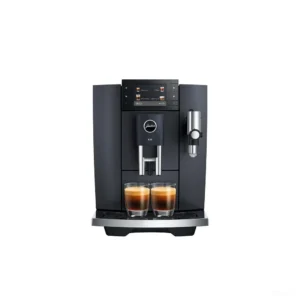 מכונת קפה אוטומטית Jura E8 Cosmic Black דור חדש (ED) במבט חזיתי על רקע לבן עם שתי כוסות אספרסו