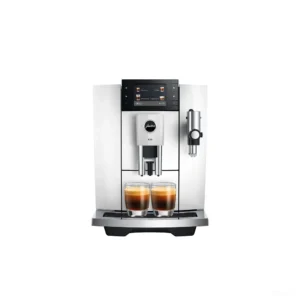 מכונת קפה אוטומטית Jura E8 Piano White דור חדש (ED) במבט חזיתי על רקע לבן עם שתי כוסות אספרסו