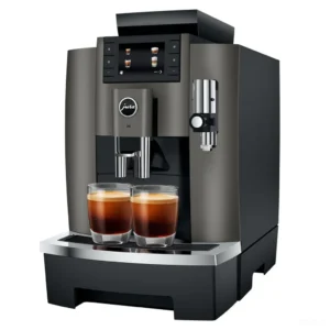 מכונת קפה אוטומטית Jura W8 Dark Inox - מבט תלת רבעי על רקע לבן עם שתי כוסות אספרסו