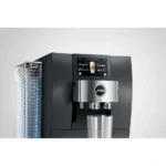 מכונת קפה Jura Z10 Aluminium Black - מערכת החלב HP3 בפעולה מול מסך המגע