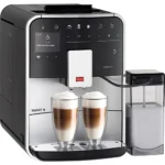 מכונת קפה מליטה Melitta Barista T Smart כסופה בזווית צד, עם פיית All in One ומיכל החלב