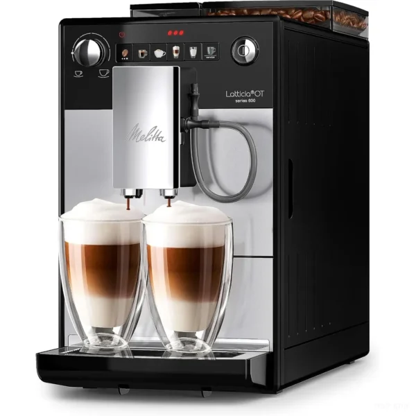מכונת קפה אוטומטית מליטה Melitta Latticia OT כסופה בזווית שלושה רבעים על רקע לבן